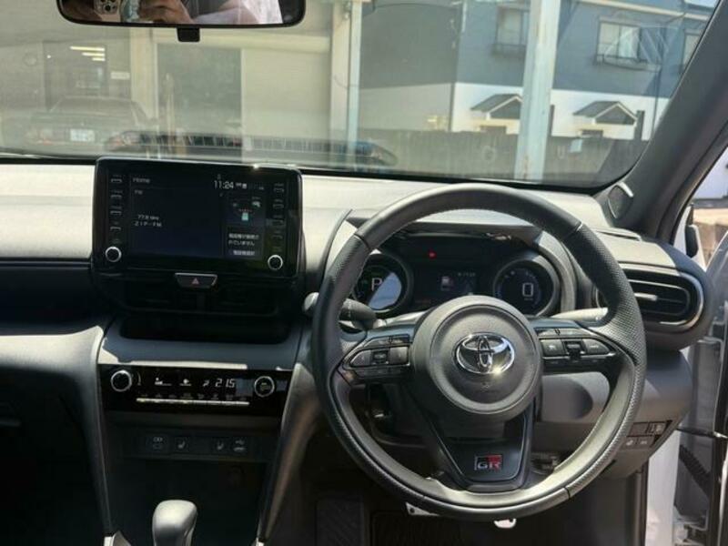 YARIS CROSS