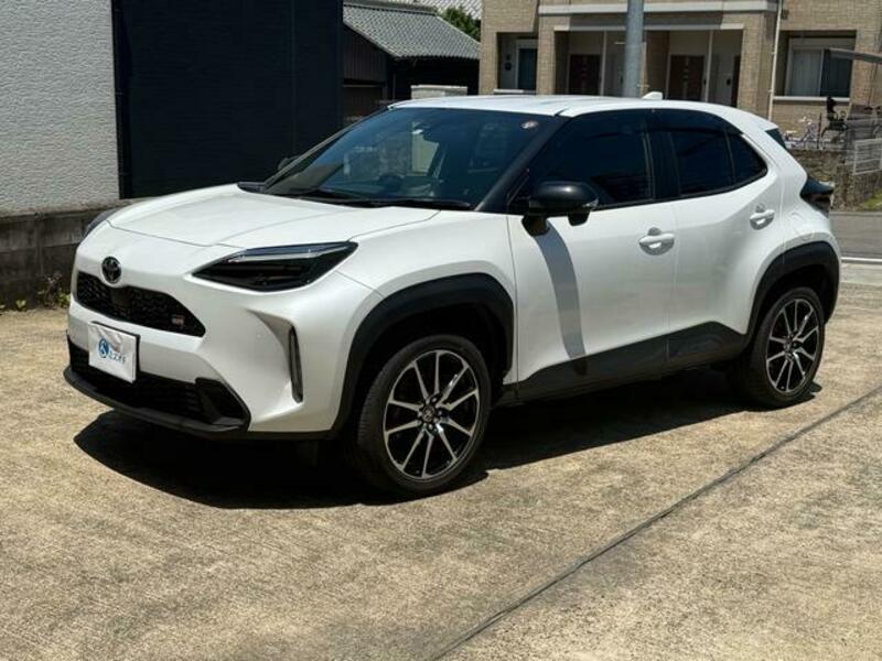 YARIS CROSS