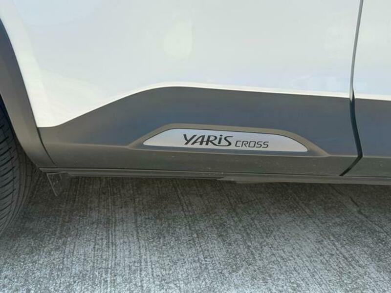 YARIS CROSS
