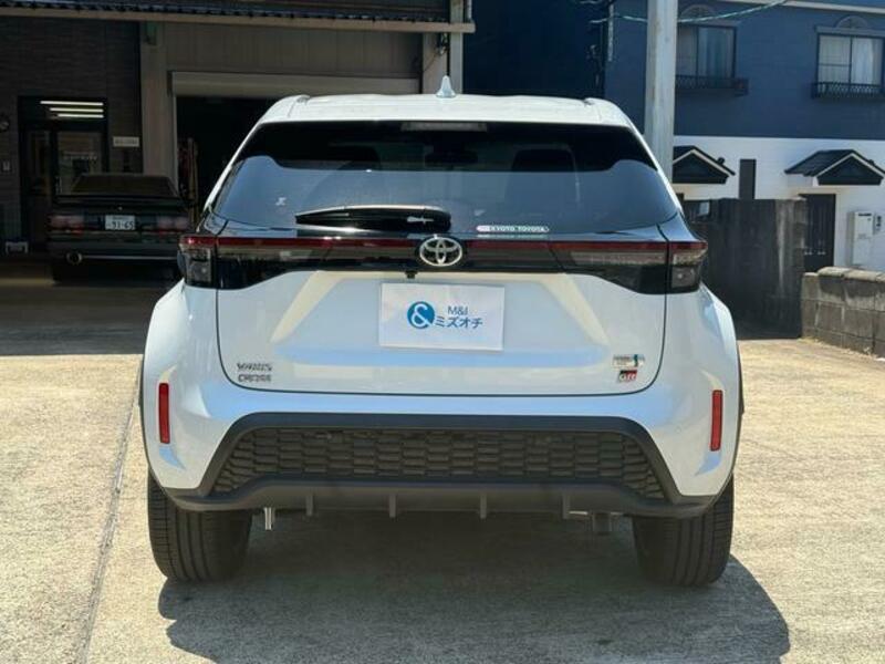 YARIS CROSS