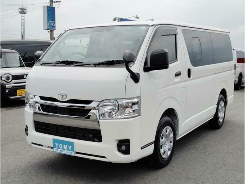 TOYOTA HIACE VAN