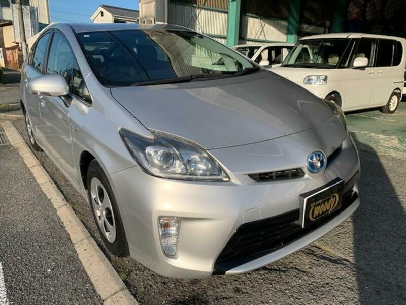TOYOTA PRIUS