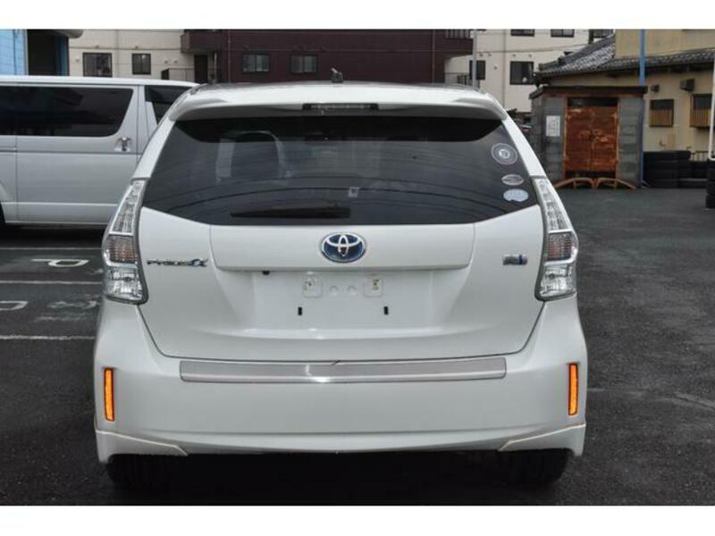 PRIUS ALPHA