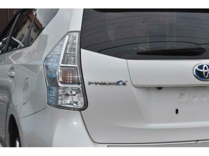 PRIUS ALPHA
