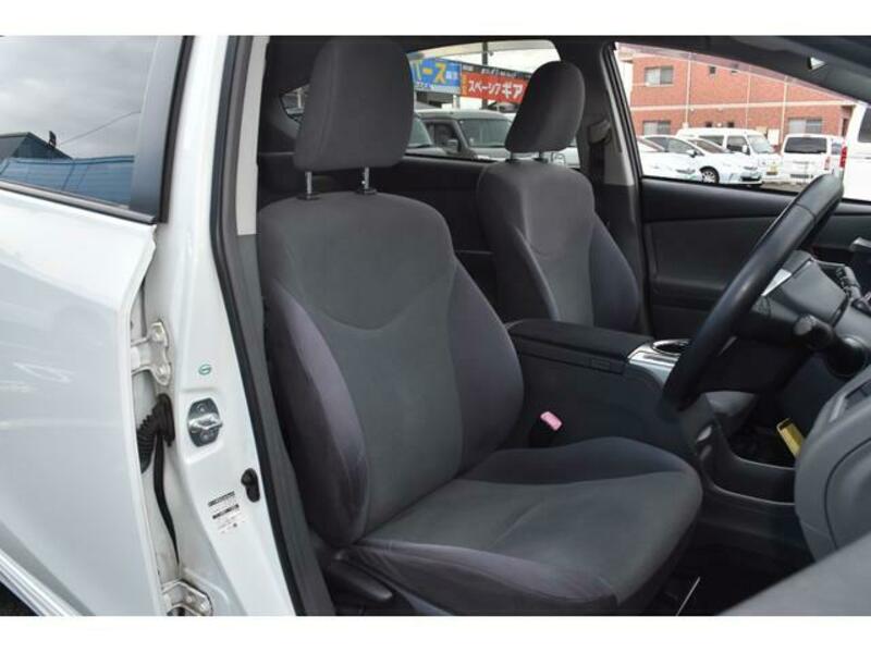 PRIUS ALPHA