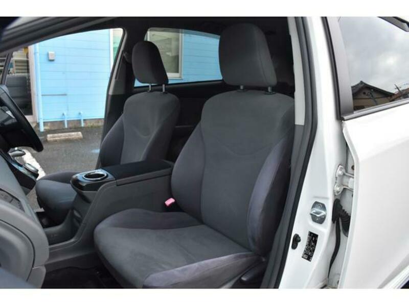 PRIUS ALPHA