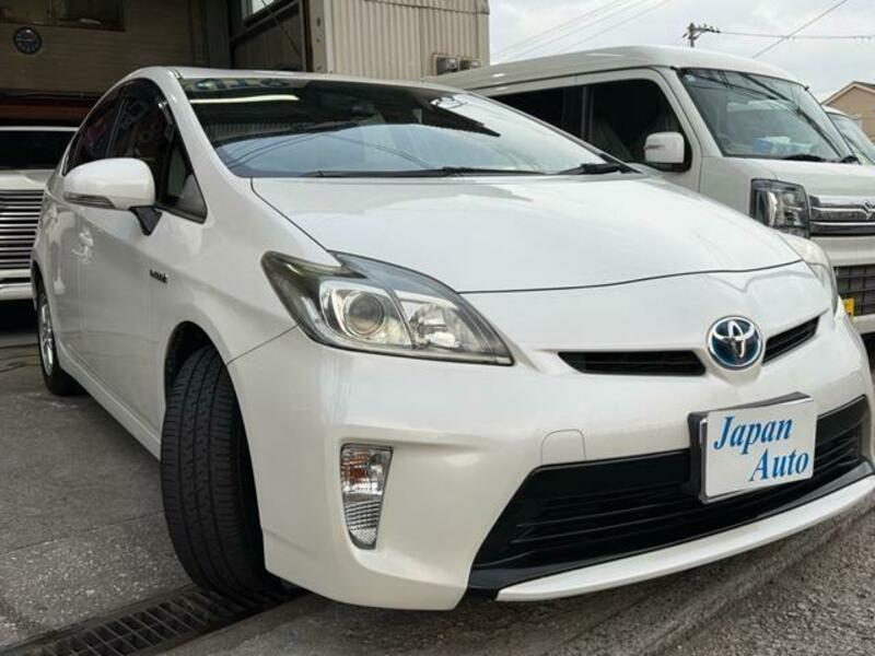TOYOTA PRIUS