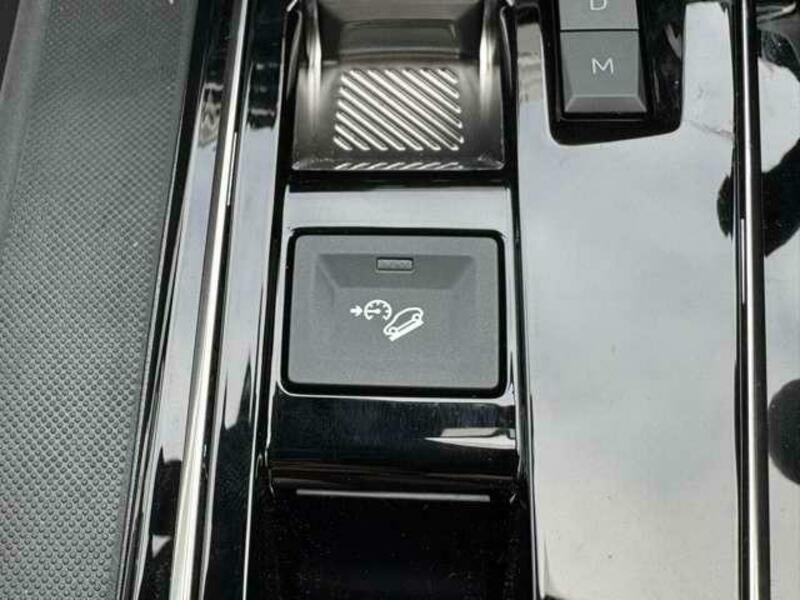 3008