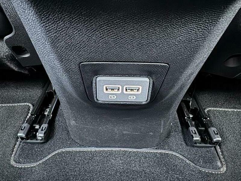 3008