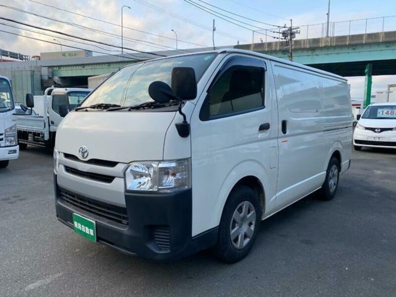 TOYOTA HIACE VAN