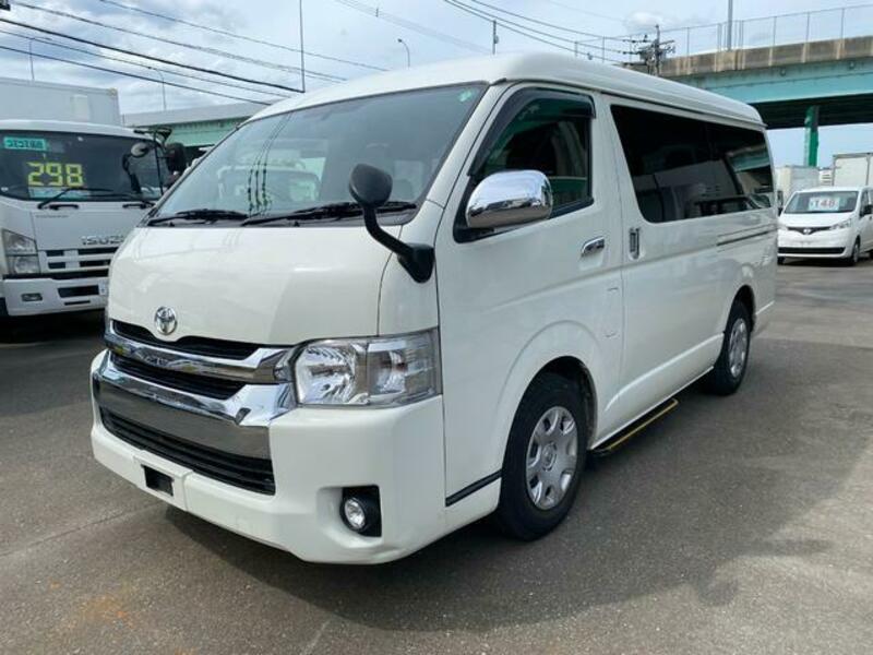 TOYOTA HIACE WAGON