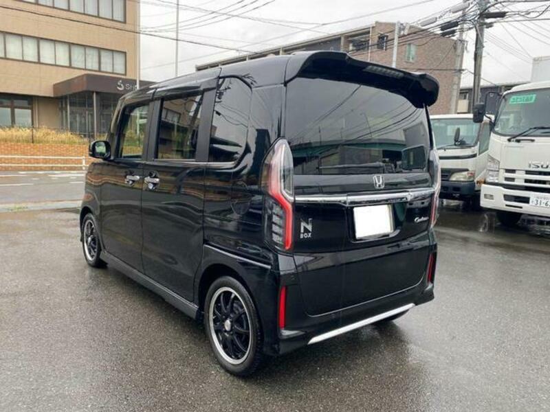 N BOX CUSTOM