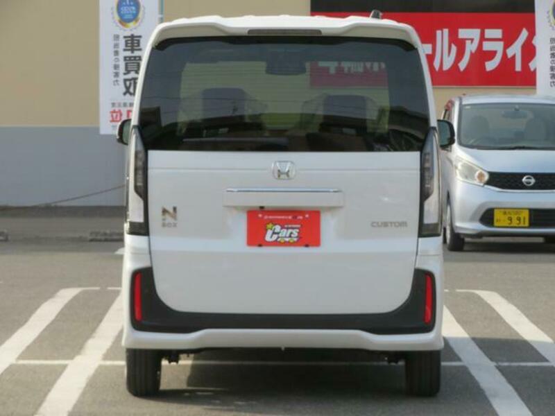 N BOX CUSTOM