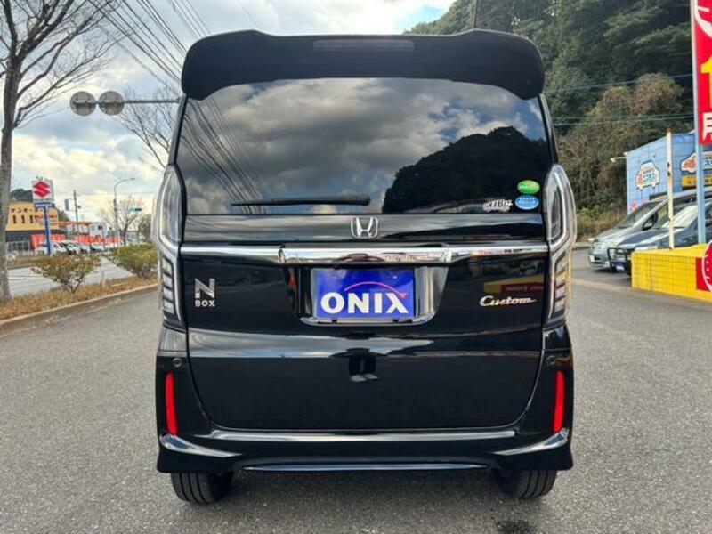 N BOX CUSTOM