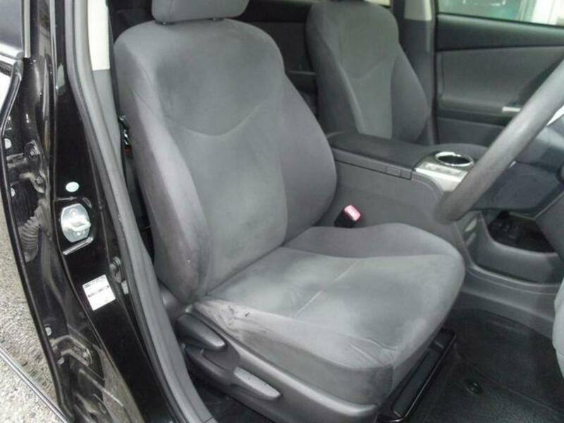 PRIUS ALPHA