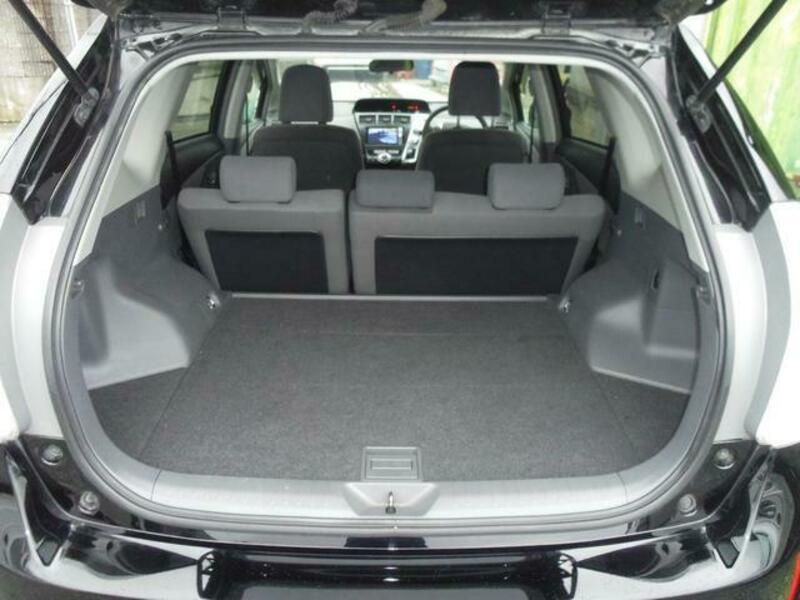 PRIUS ALPHA