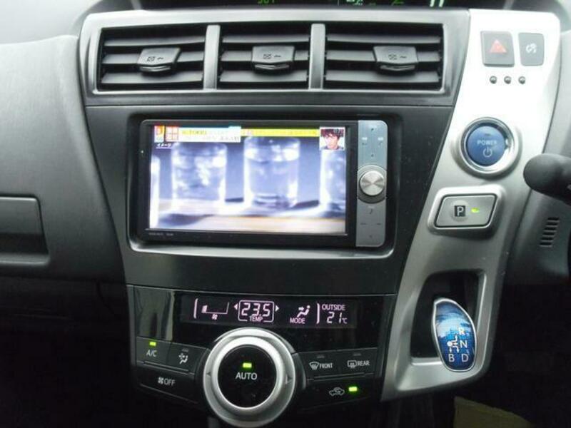 PRIUS ALPHA