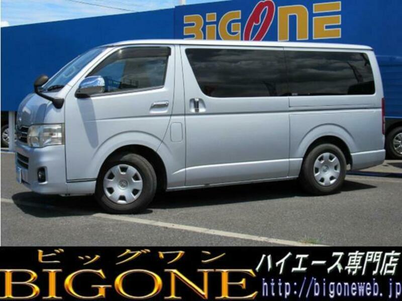 TOYOTA HIACE VAN