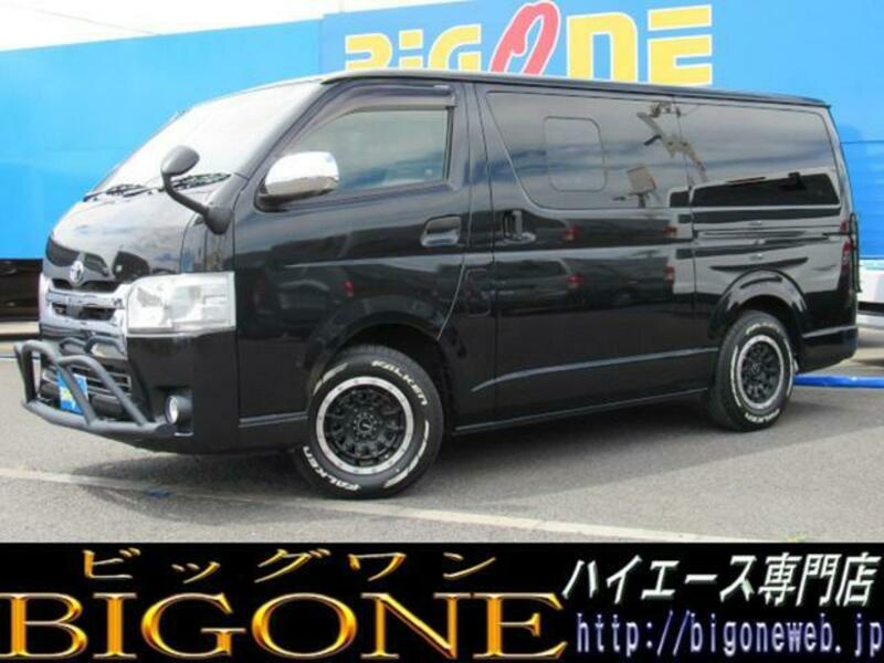 TOYOTA HIACE VAN