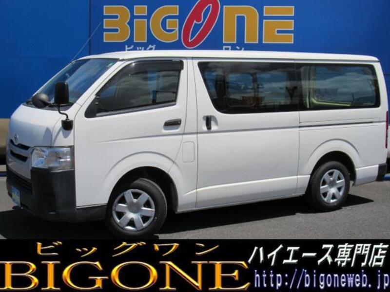TOYOTA HIACE VAN