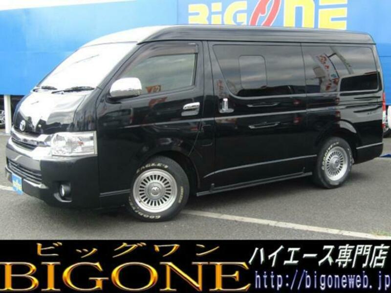 TOYOTA HIACE VAN