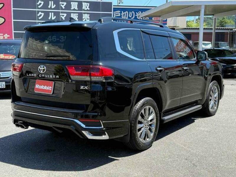 LAND CRUISER
