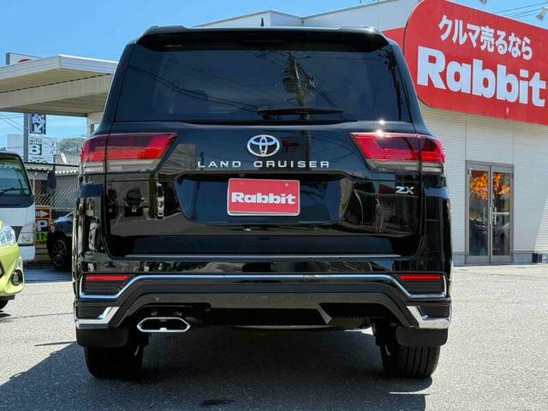 LAND CRUISER