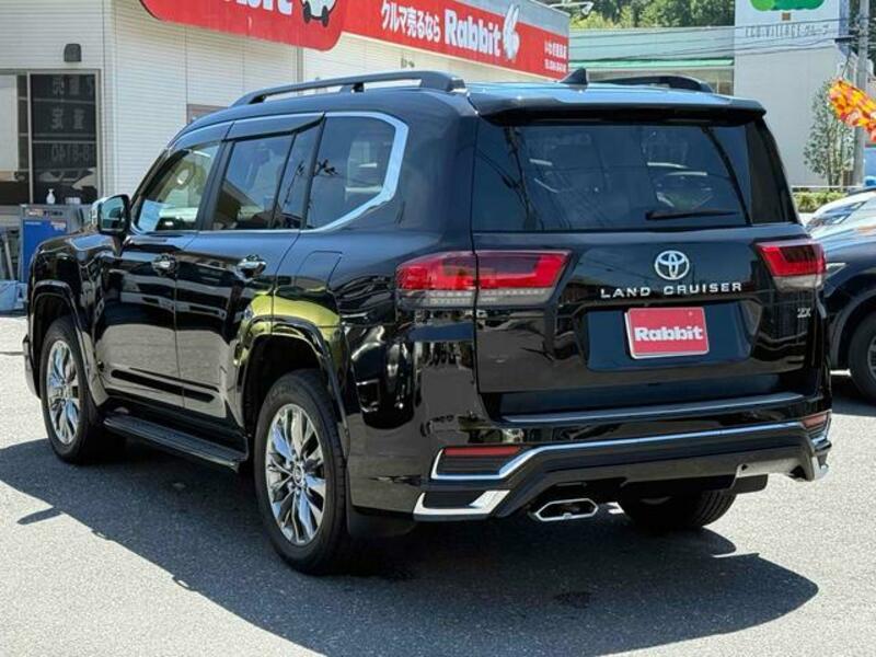 LAND CRUISER