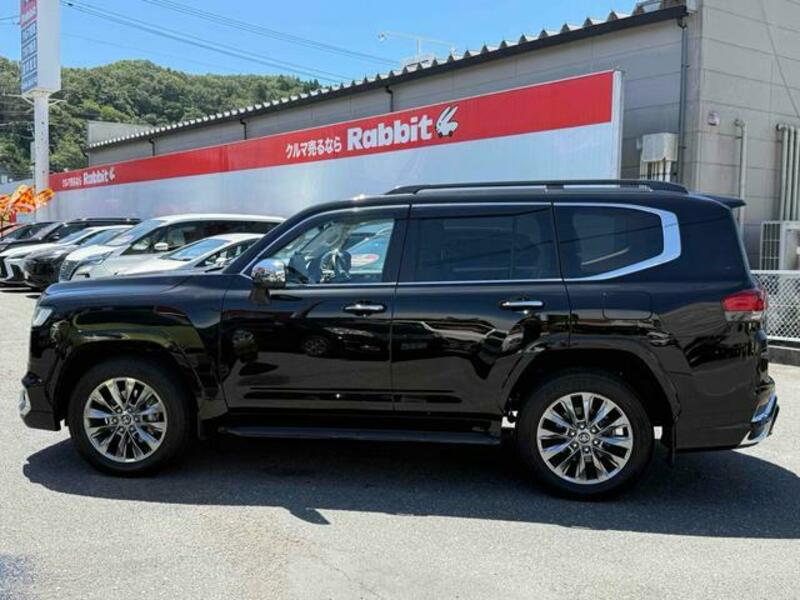 LAND CRUISER