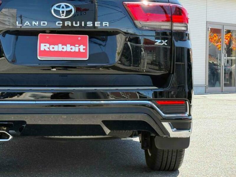 LAND CRUISER