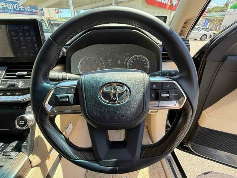 LAND CRUISER