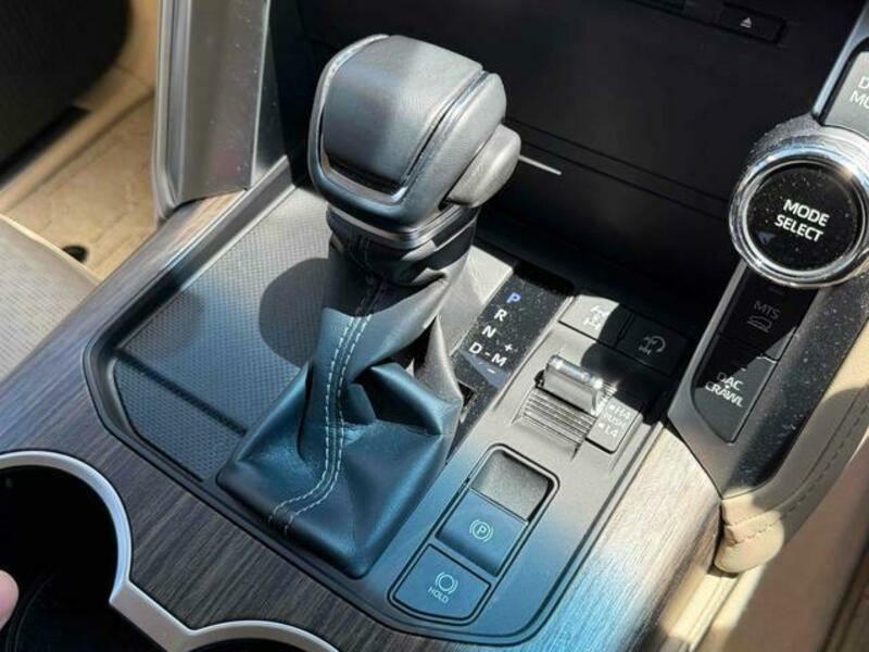 LAND CRUISER