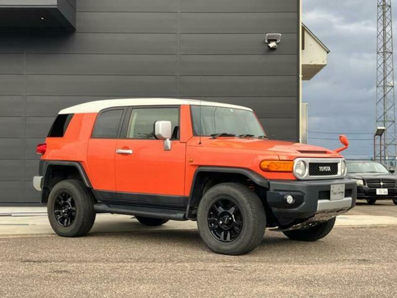 TOYOTA FJ CRUISER