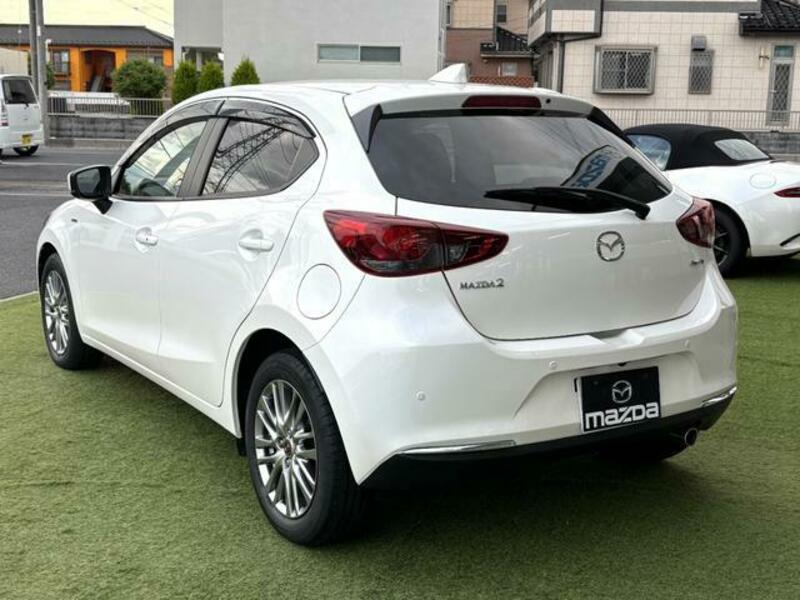 MAZDA2