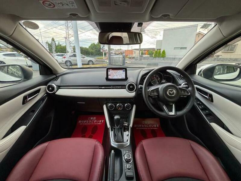 MAZDA2