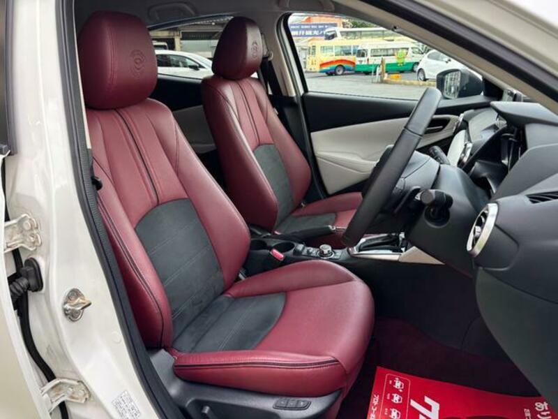 MAZDA2