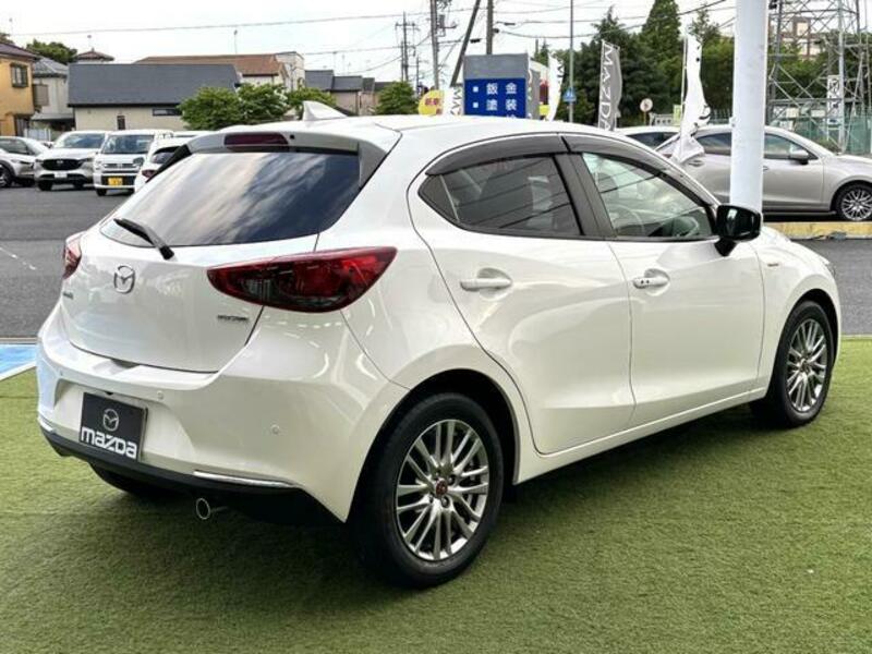 MAZDA2
