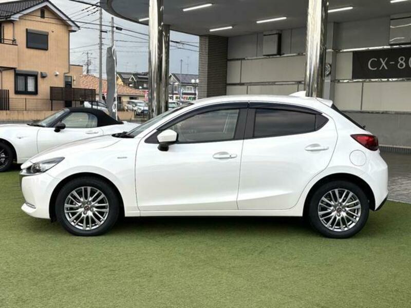 MAZDA2