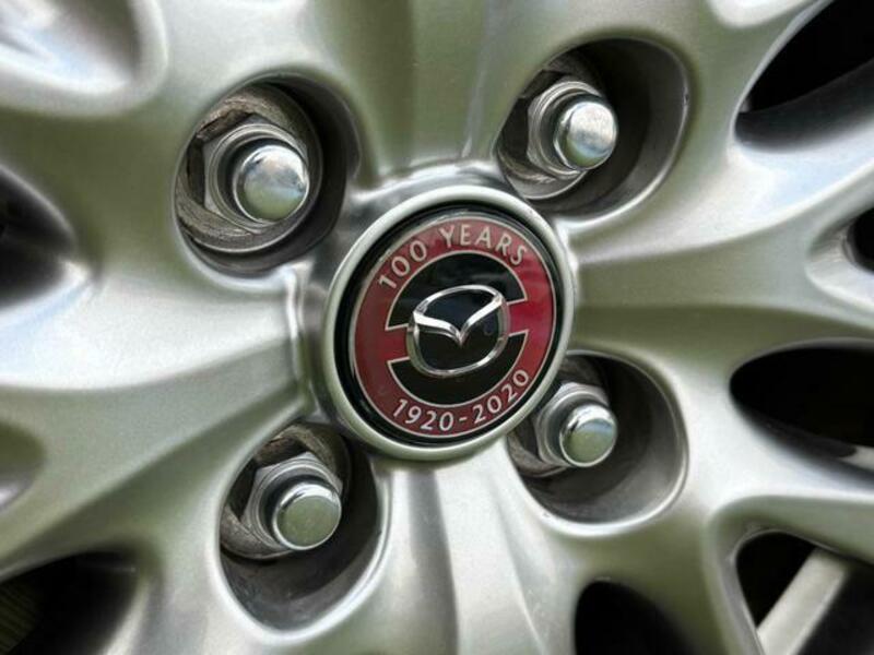 MAZDA2
