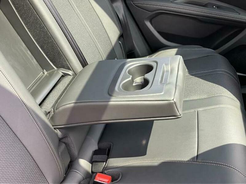 3008