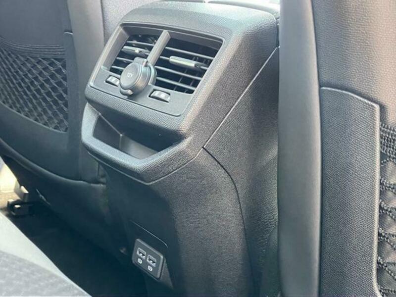 3008