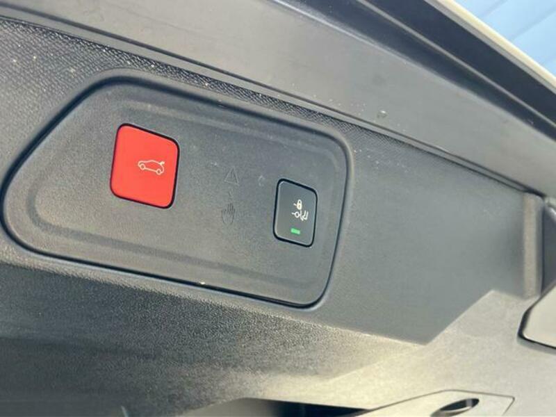 3008