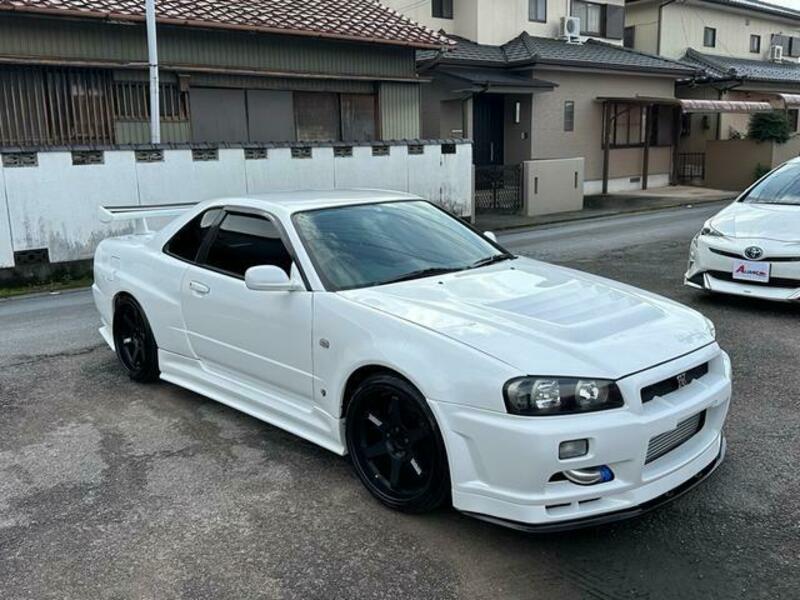 NISSAN SKYLINE
