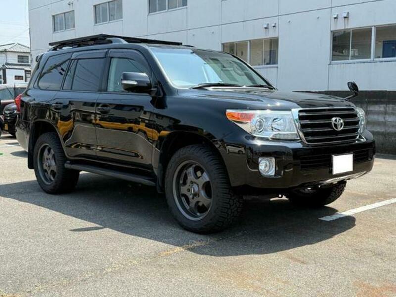 LAND CRUISER