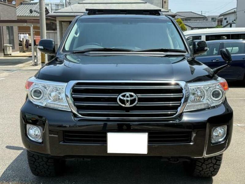 LAND CRUISER
