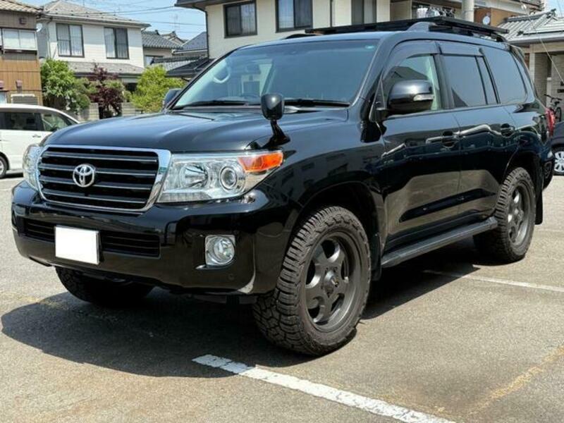 LAND CRUISER