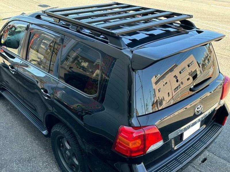 LAND CRUISER