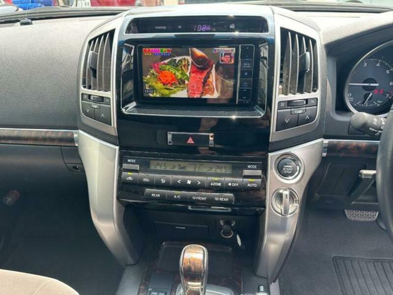 LAND CRUISER