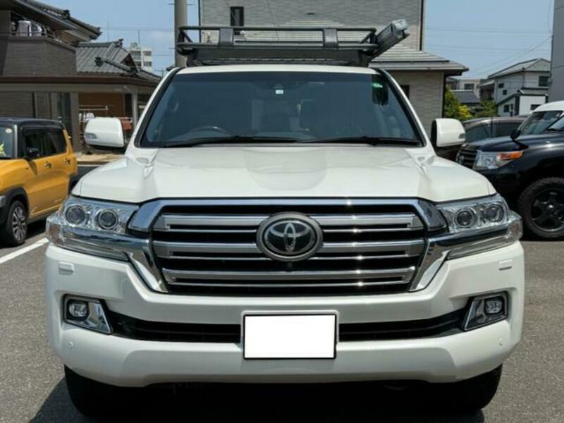LAND CRUISER