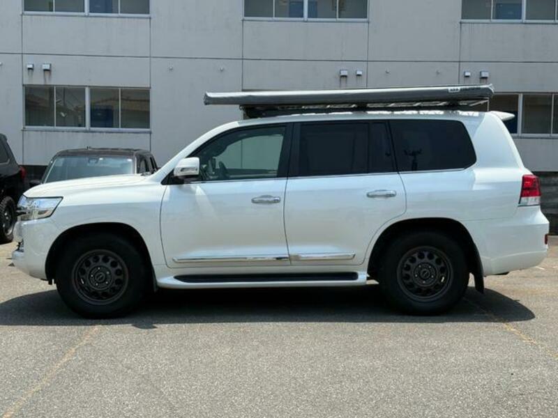 LAND CRUISER